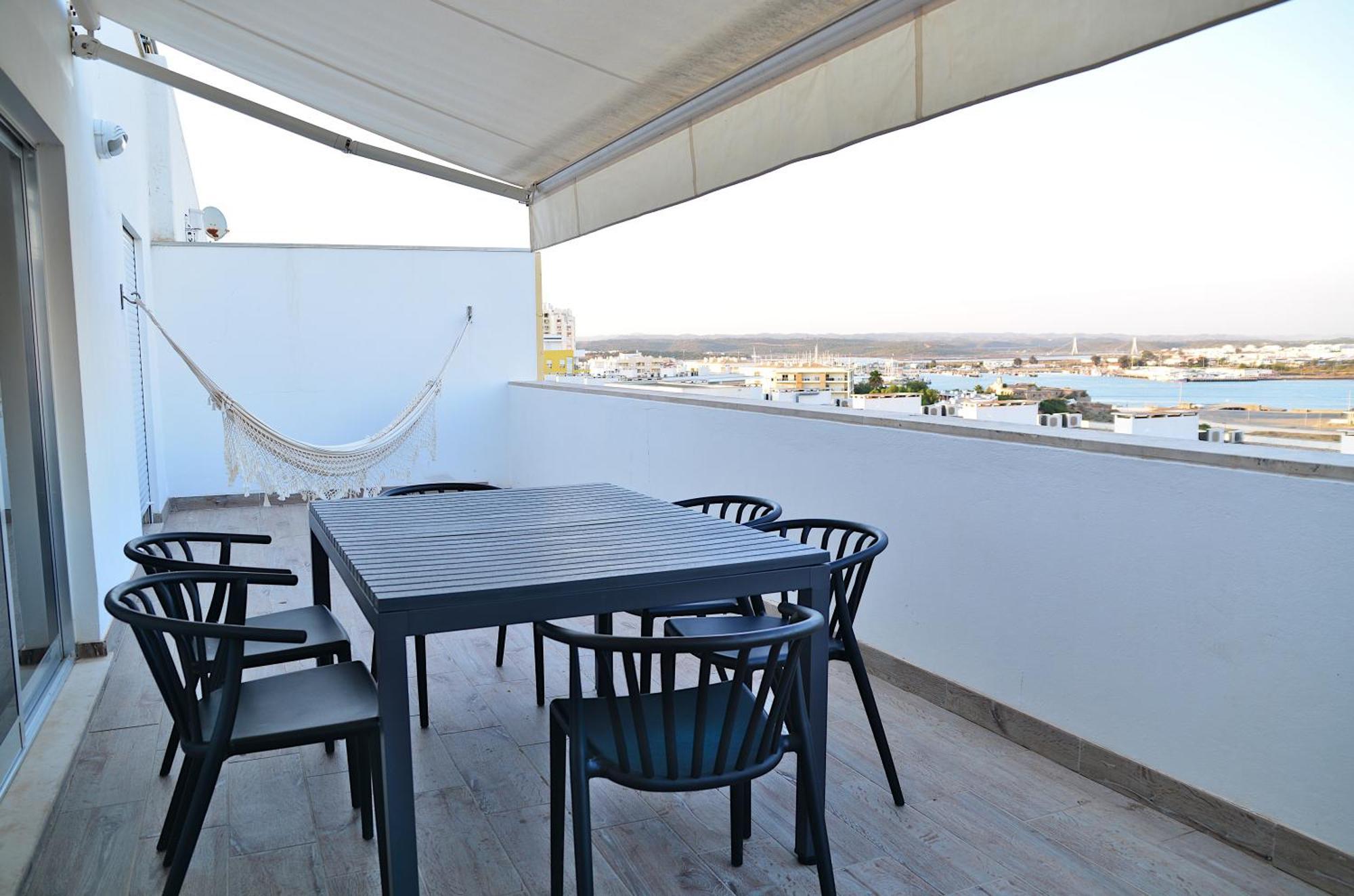 Apartment T2 Vista Rio Arade -